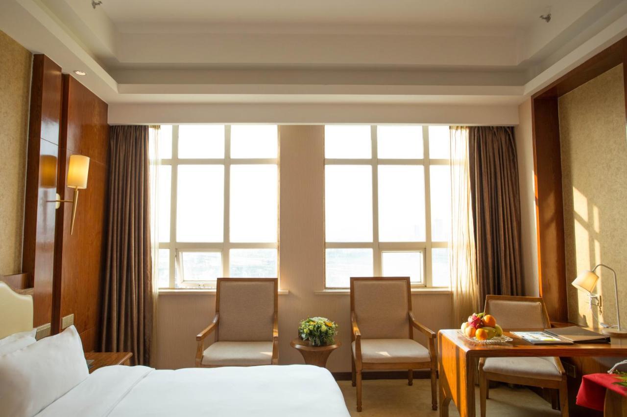 Hong Van Grand Hotel Mong Cai Екстер'єр фото
