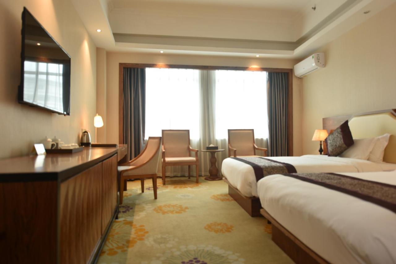 Hong Van Grand Hotel Mong Cai Екстер'єр фото