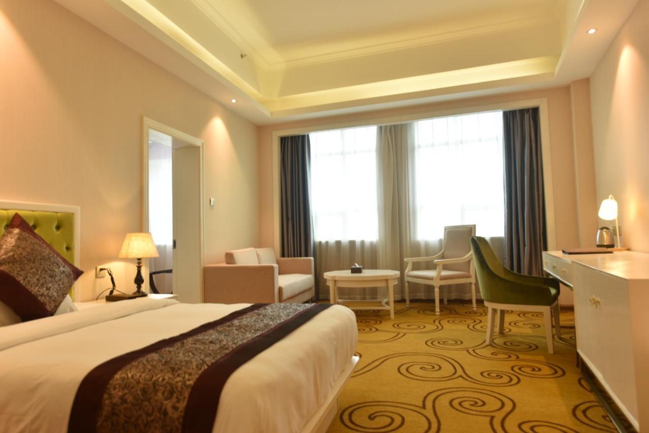 Hong Van Grand Hotel Mong Cai Екстер'єр фото
