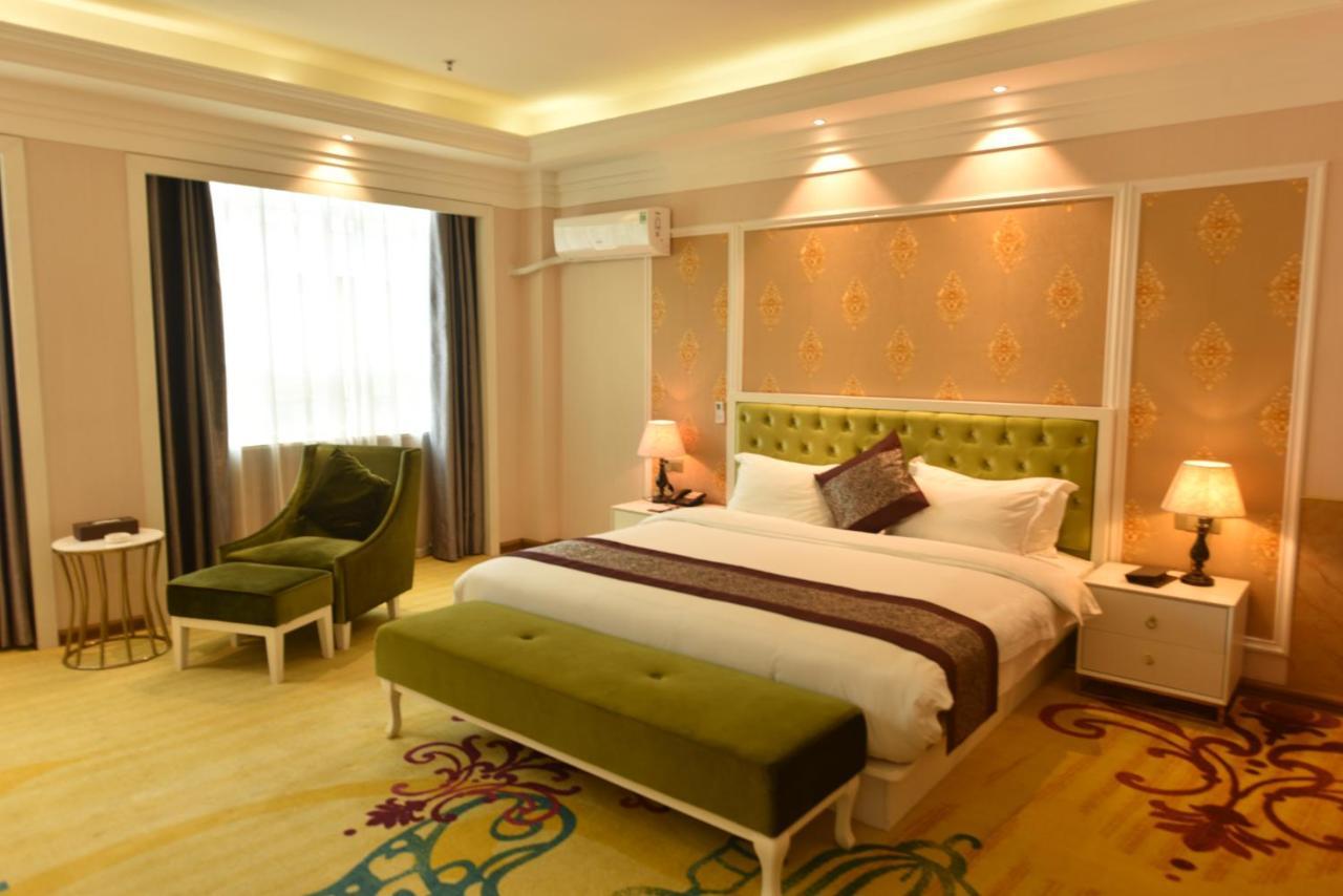 Hong Van Grand Hotel Mong Cai Екстер'єр фото