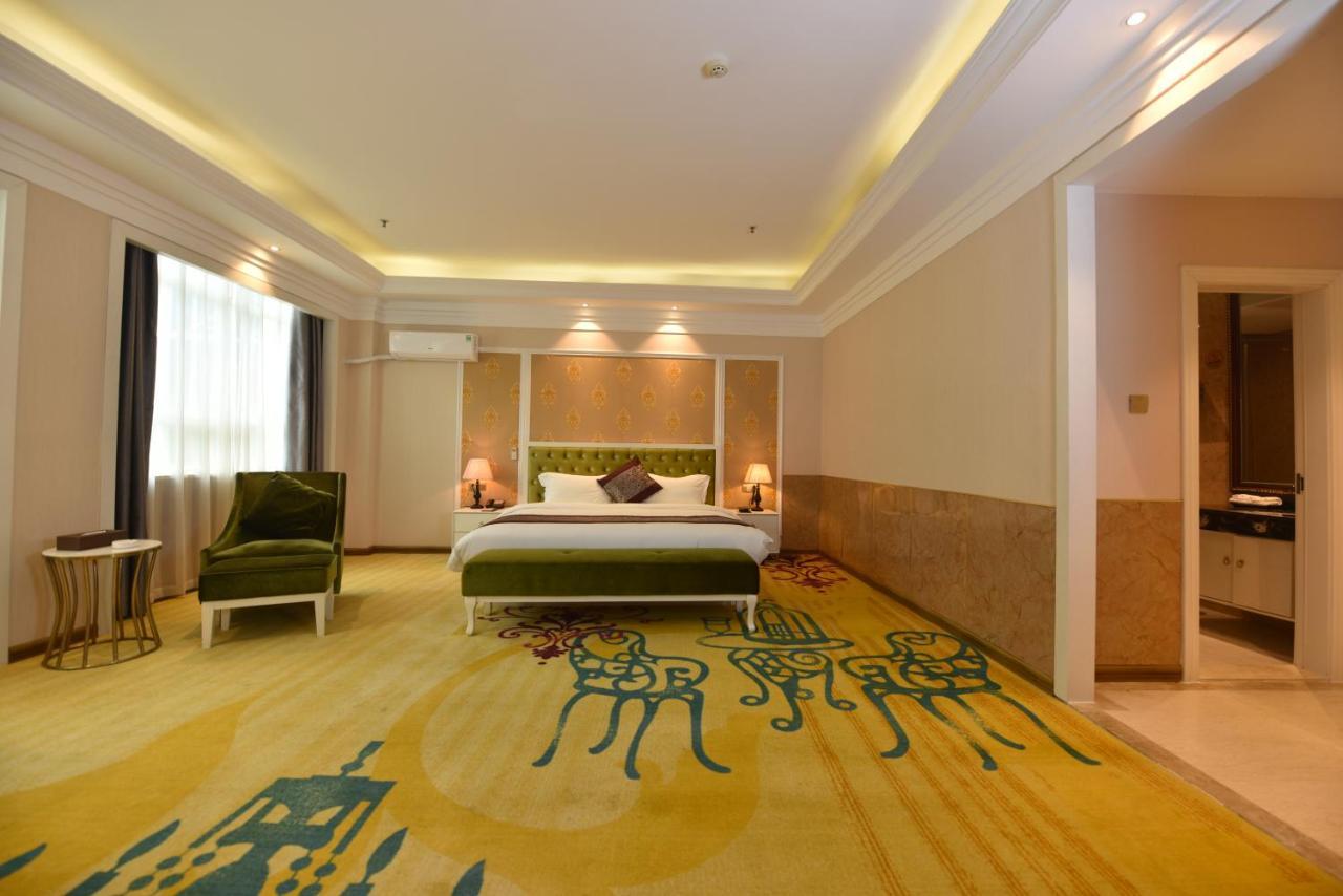 Hong Van Grand Hotel Mong Cai Екстер'єр фото