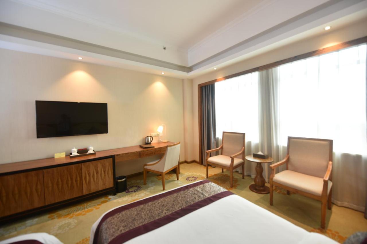 Hong Van Grand Hotel Mong Cai Екстер'єр фото