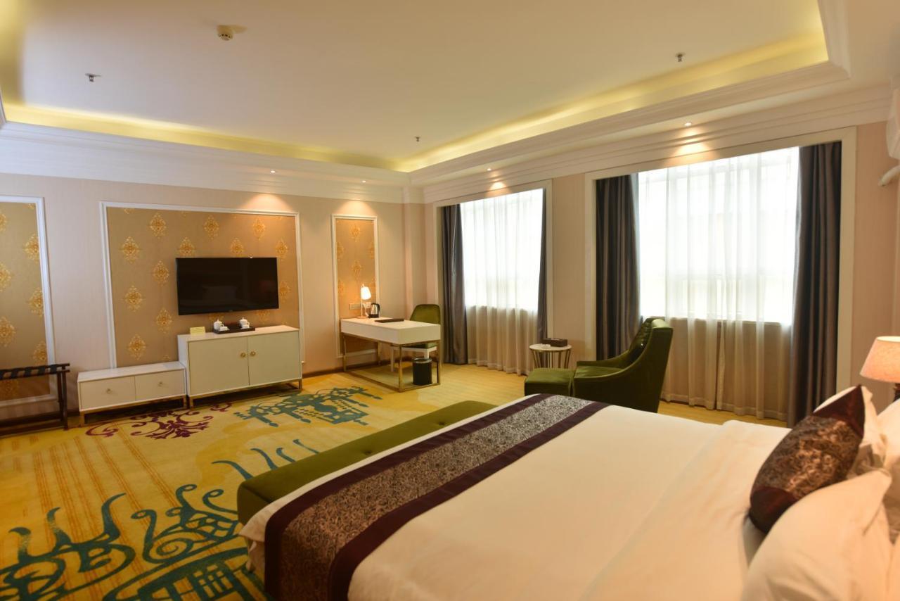 Hong Van Grand Hotel Mong Cai Екстер'єр фото