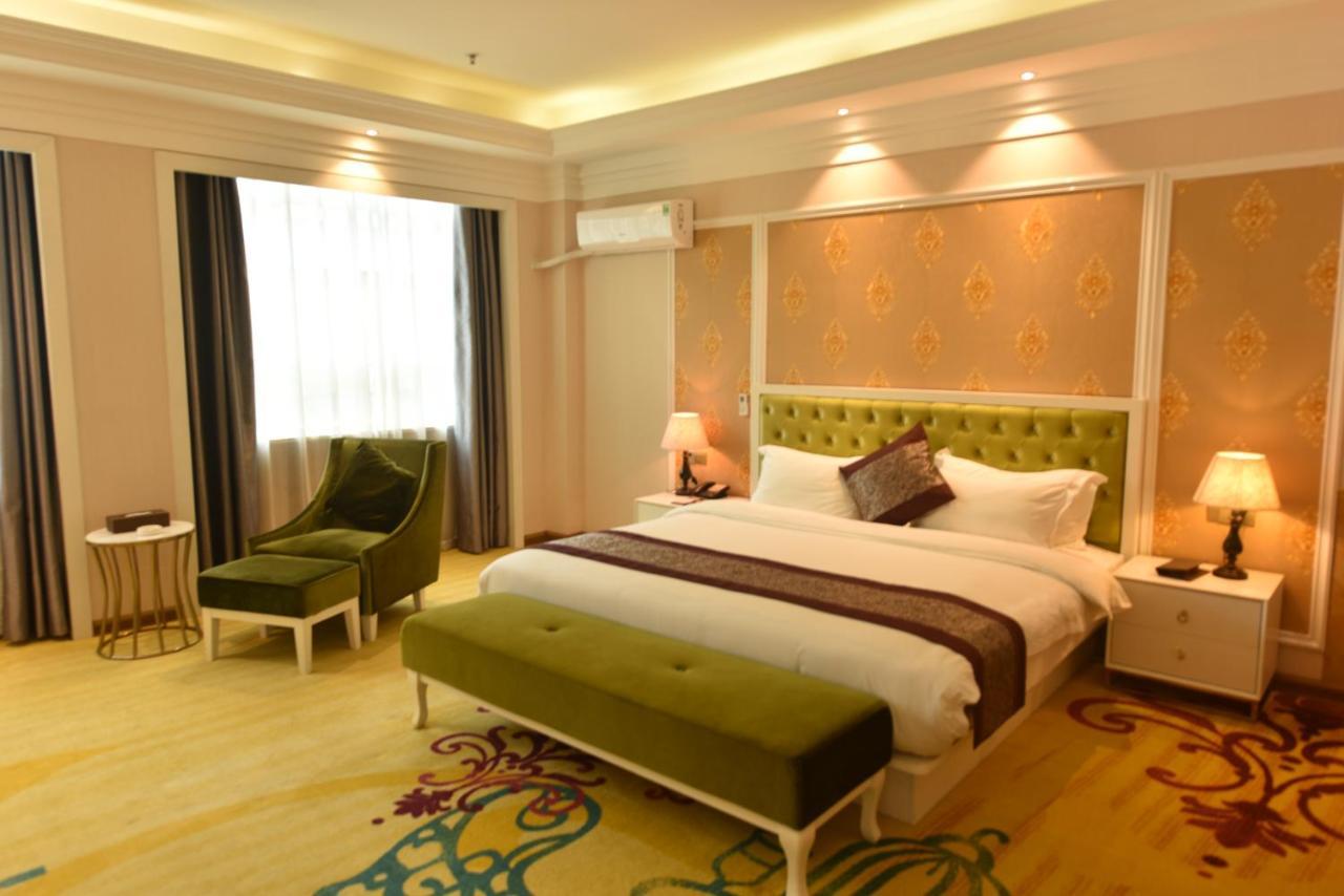 Hong Van Grand Hotel Mong Cai Екстер'єр фото