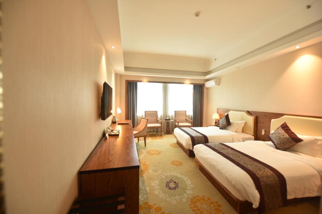 Hong Van Grand Hotel Mong Cai Екстер'єр фото