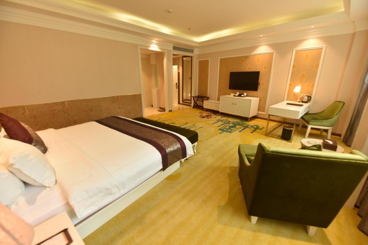 Hong Van Grand Hotel Mong Cai Екстер'єр фото