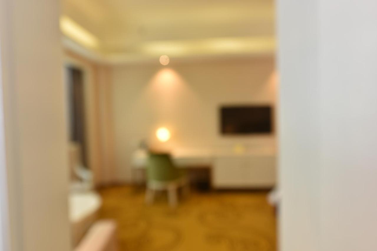 Hong Van Grand Hotel Mong Cai Екстер'єр фото