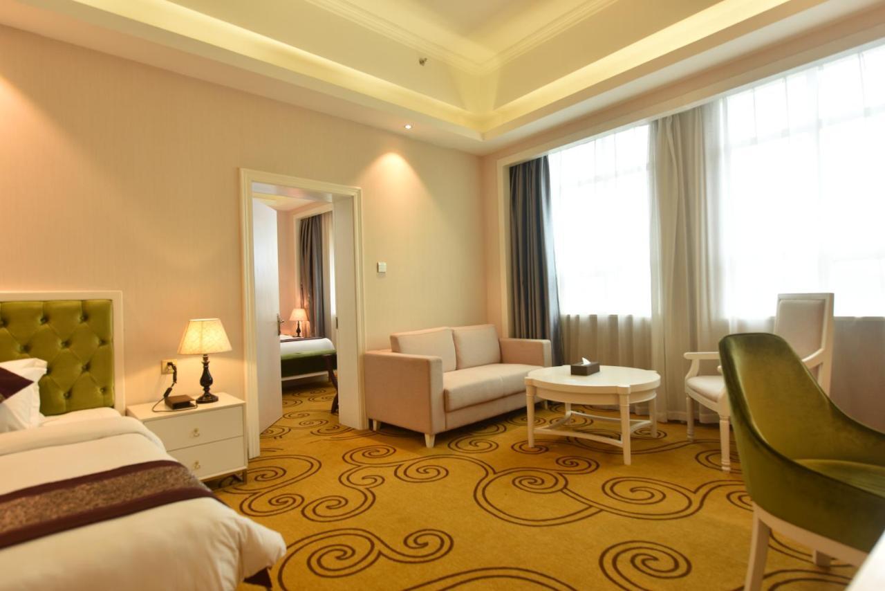 Hong Van Grand Hotel Mong Cai Екстер'єр фото