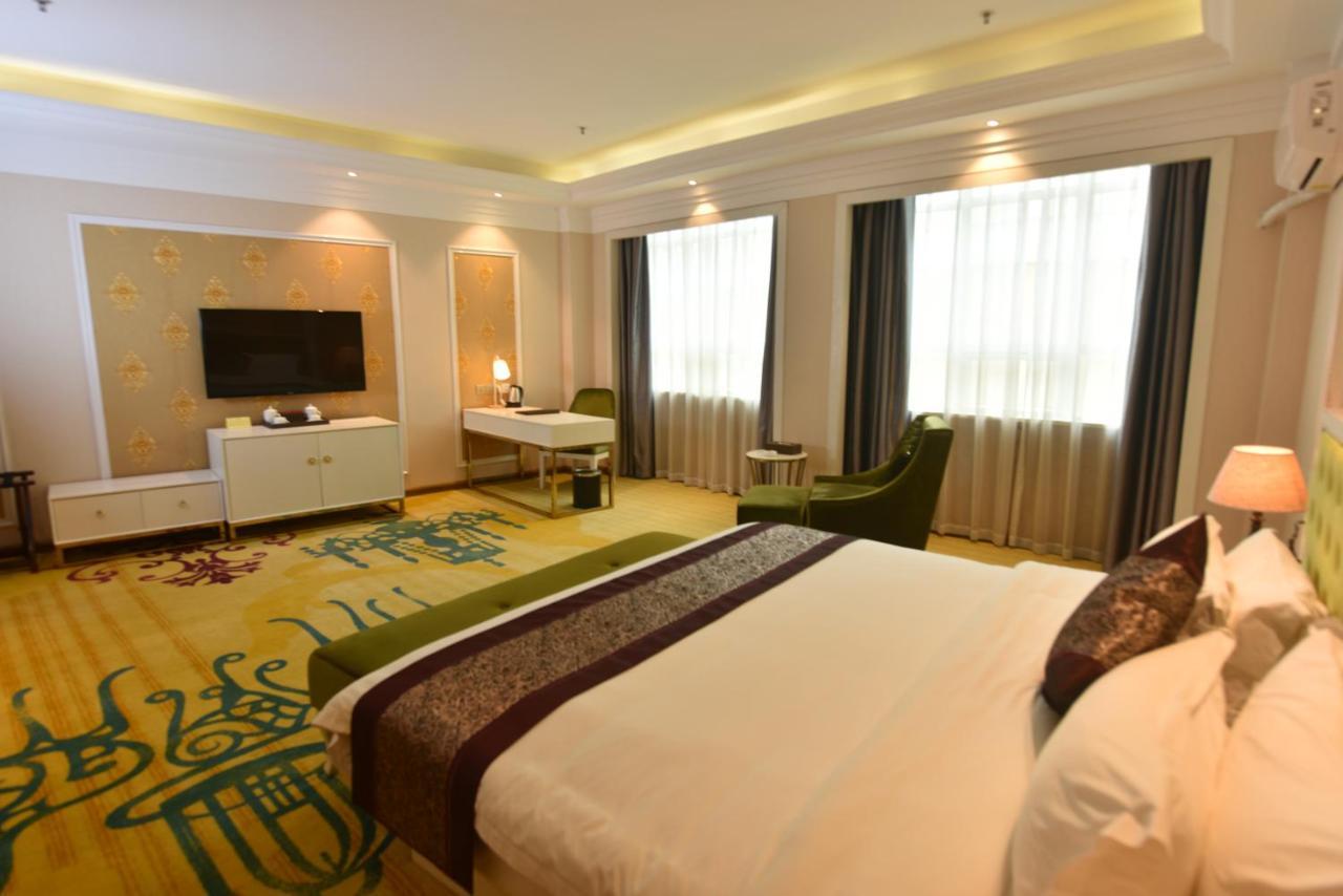 Hong Van Grand Hotel Mong Cai Екстер'єр фото